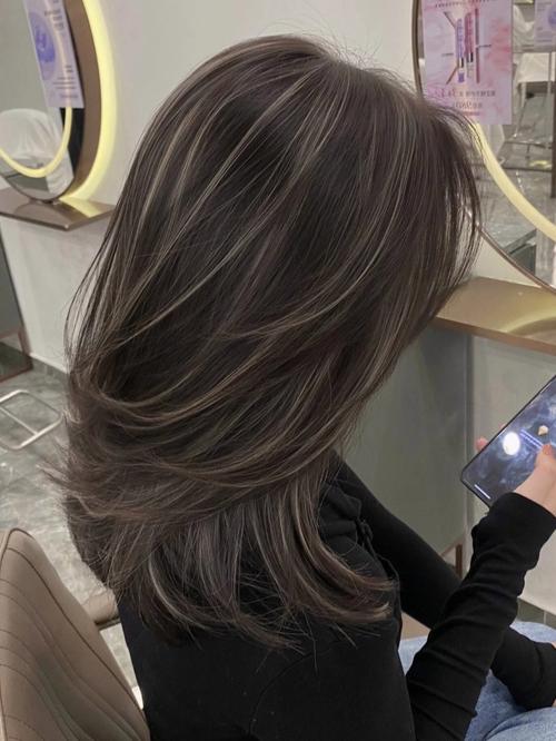 肤色黑选发色,什么颜色最显白?