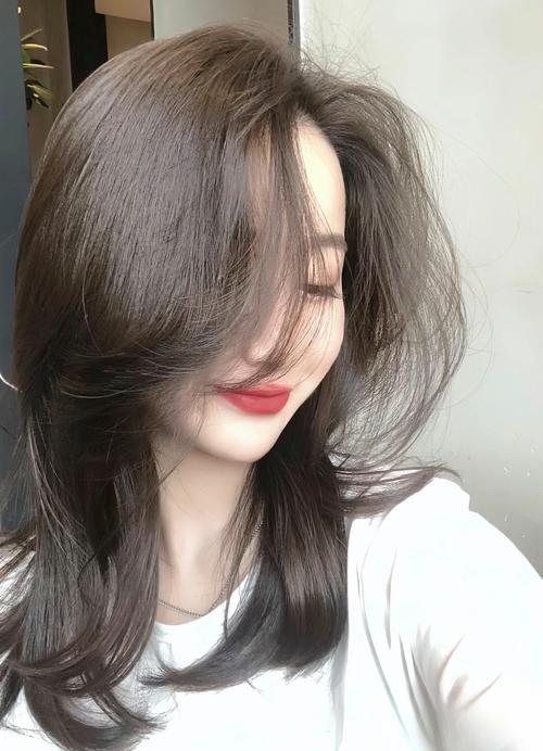 黑皮肤适合染什么发色?