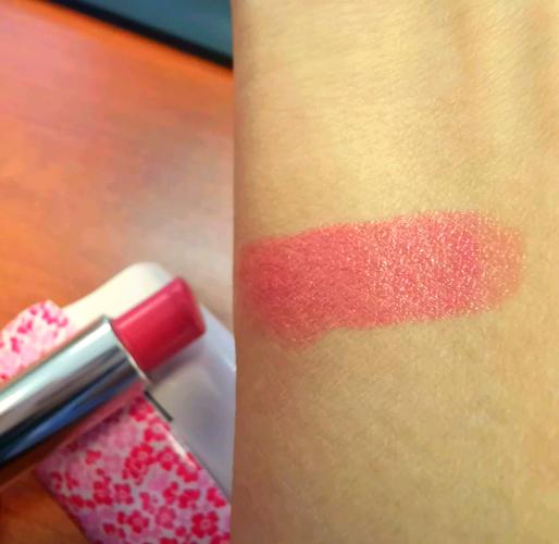 黄皮选口红什么色显白?