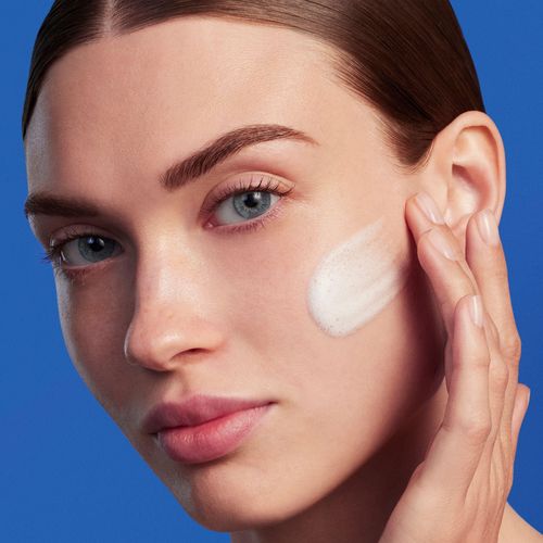 干性皮肤选洗面奶,避开哪些成分?