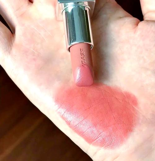 黄皮口红选色指南