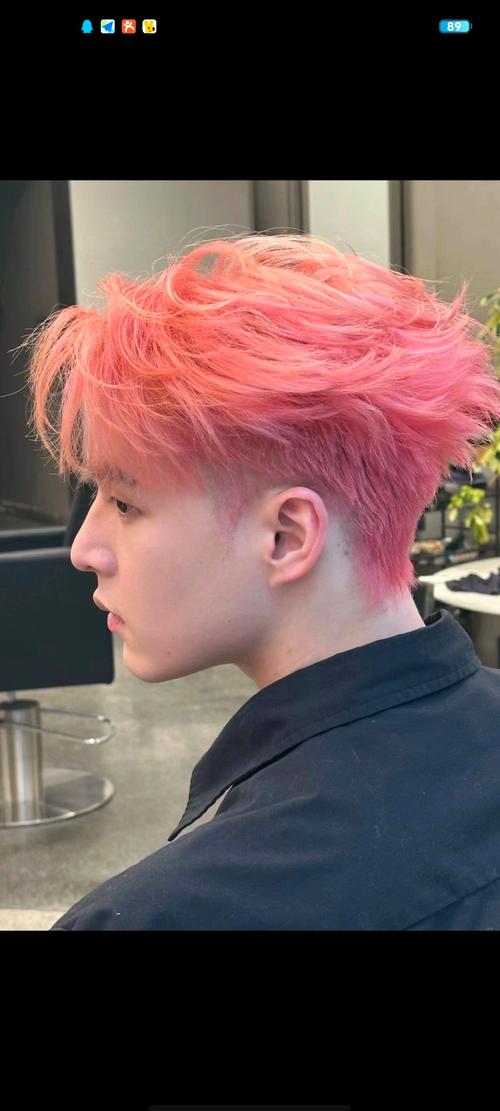 男生皮肤黑染什么颜色头发