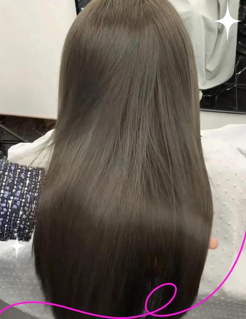 皮肤黄染时,什么颜色头发最显白?