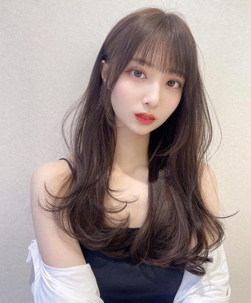 黄皮染发选什么颜色显白?