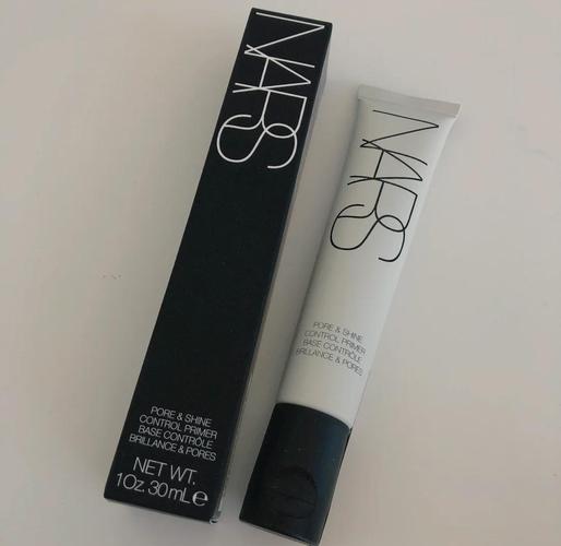 油皮隔离霜选哪种不闷痘还控油?