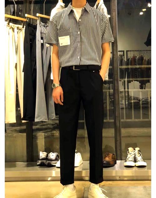 肤色偏黑男士,如何选对衣色显气质?