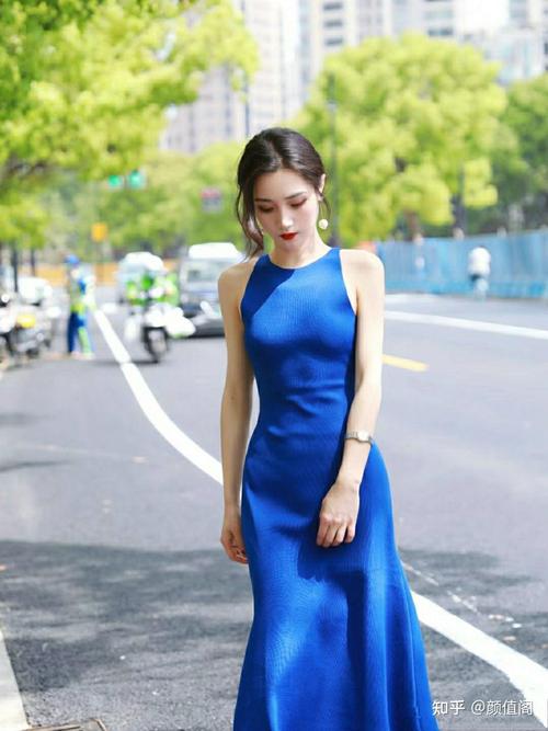 皮肤黑穿蓝色显白还是显黑?