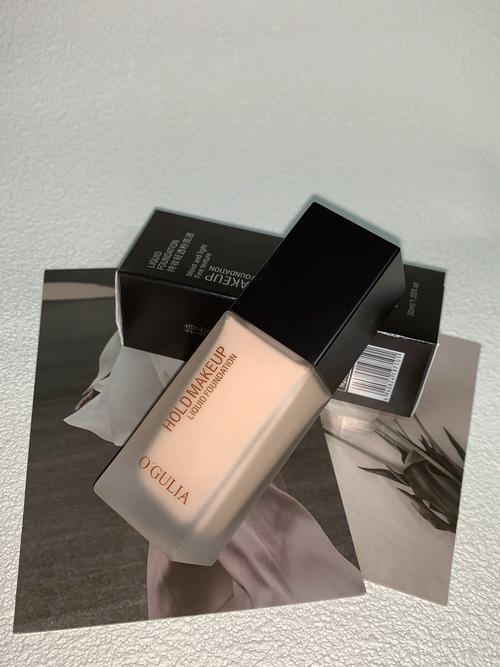 干皮选粉底液,怎么挑不卡粉又服帖?