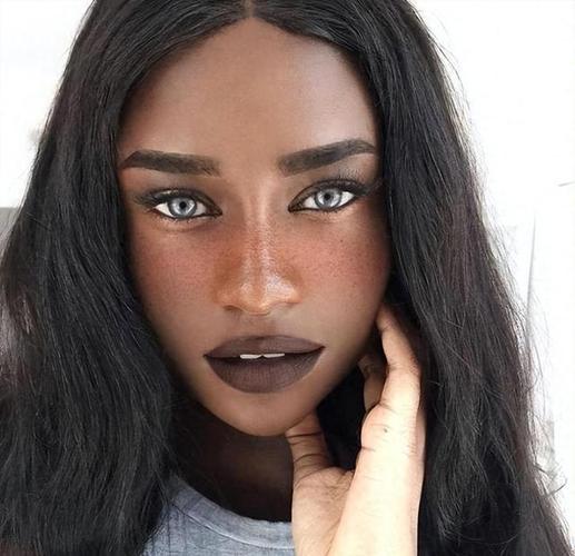 皮肤黑适合穿什么颜色?