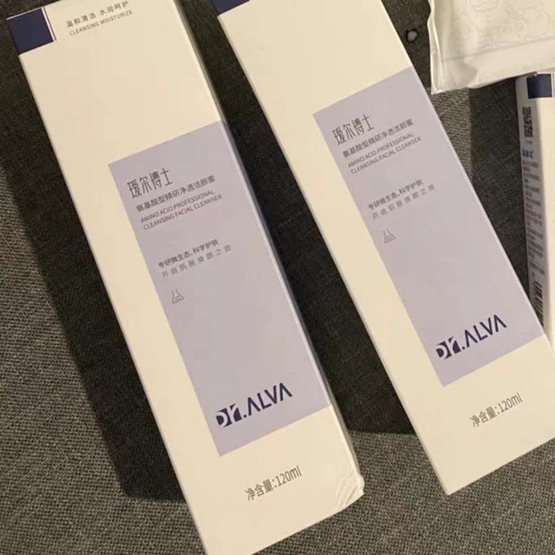 油皮选洗面奶,怎么挑才不伤肤?