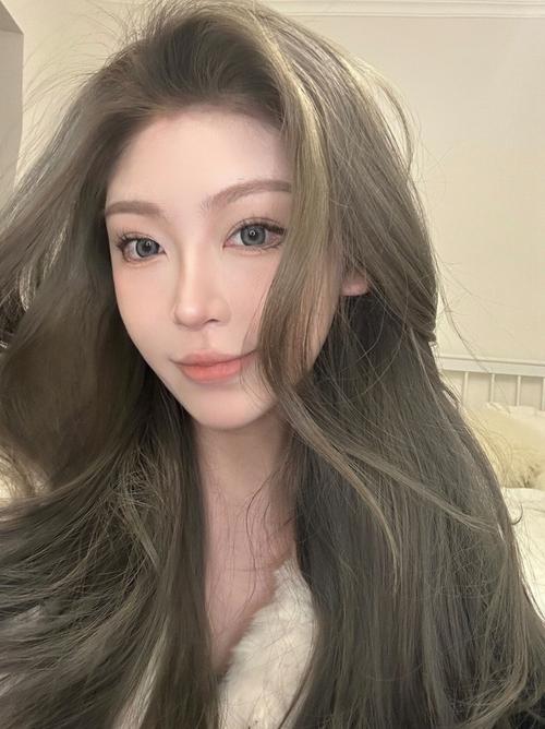 染什么发色最显白?30字疑问标题来了!