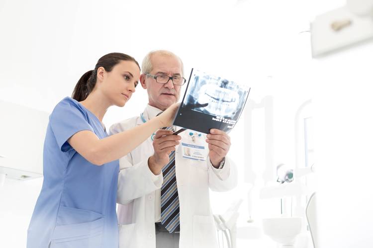 口腔免费咨询医生靠谱吗?