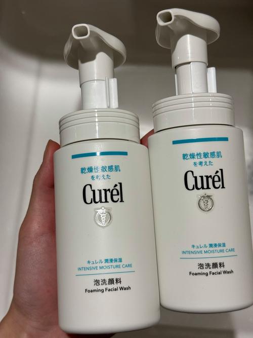 干皮选洗面奶,清洁保湿怎么平衡?