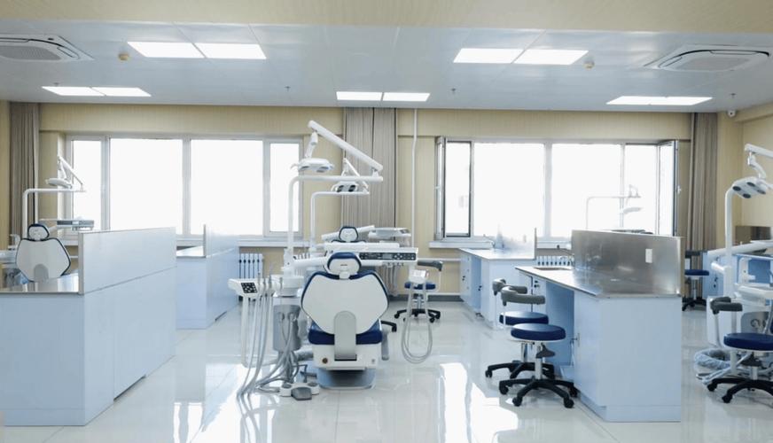 口腔外科与综合科,如何区分与选择?