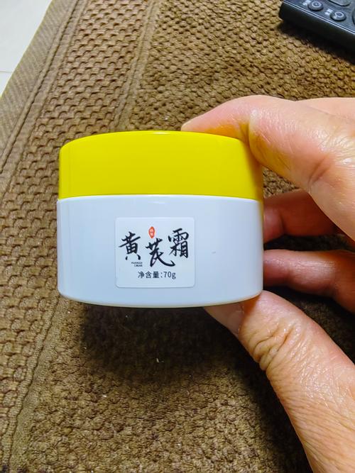 皮肤干黄,该用什么护肤品改善?