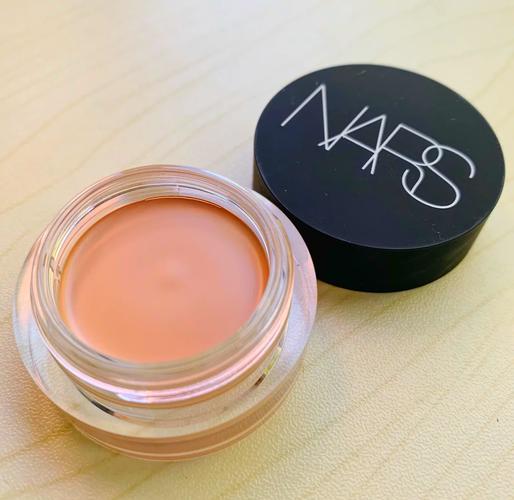 遮瑕膏伤皮肤吗?