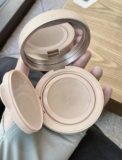 干性皮肤用气垫会拔干卡粉吗?