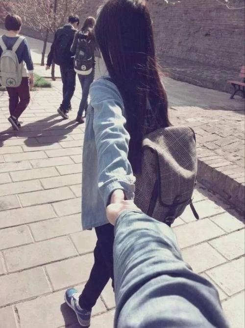 qq情侣透明皮肤素材哪里找?