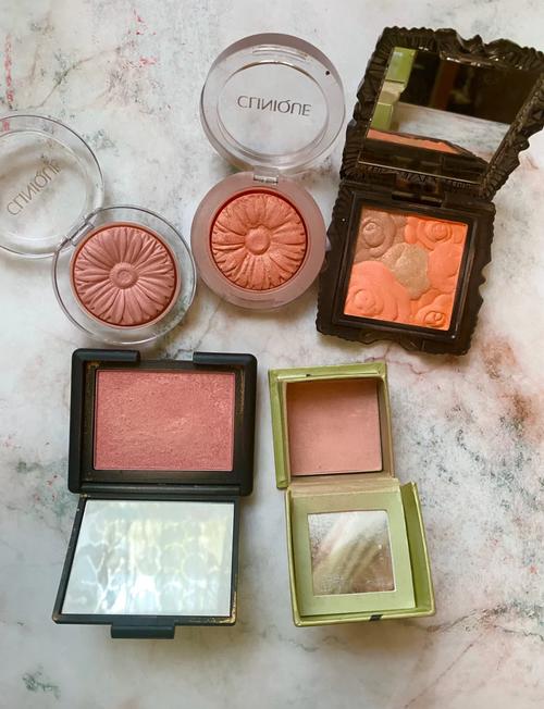 皮肤偏黄适合什么腮红