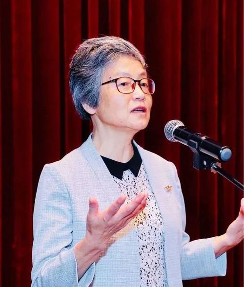 上海石四箴口腔官网怎么样?