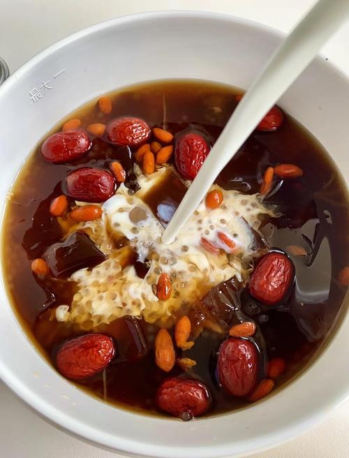 经期前吃对食物能缓解不适吗？