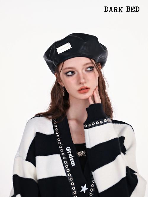 皮肤暗戴什么帽子显白?